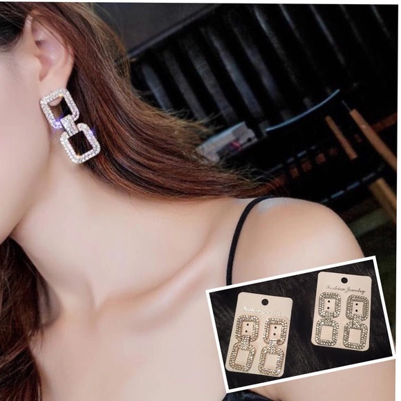 ✨GLITZ & GLAM✨SPARKLY EARRINGS-GOLD OR SILVER-DROP STUD EARRINGS - Picture 3 of 9